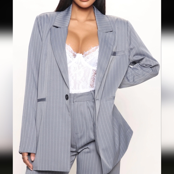 Pinstripe Pantsuit - Picture 3 of 6